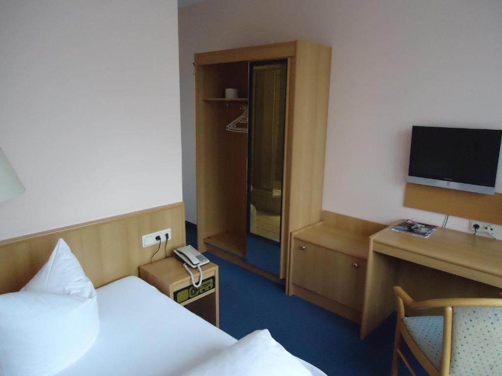 Hotel EL CONDOR Schönefeld Zimmer foto